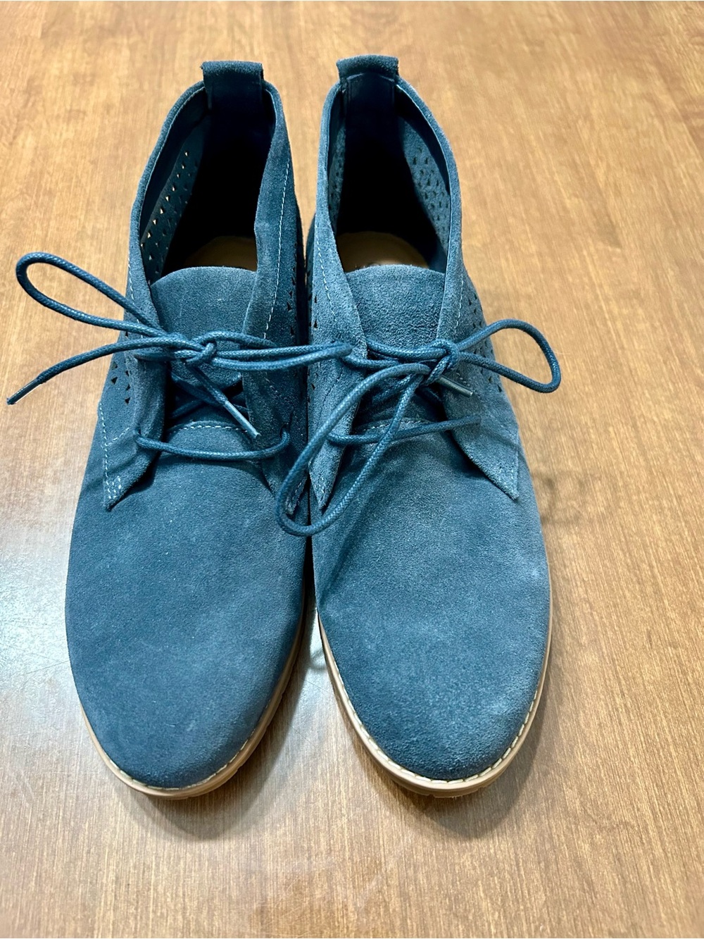 Women's Suede Lace-Up Ankle Boots in Teal